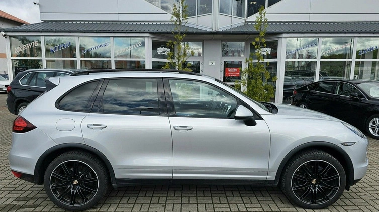 Porsche Cayenne cena 106900 przebieg: 124000, rok produkcji 2012 z Olsztyn małe 667